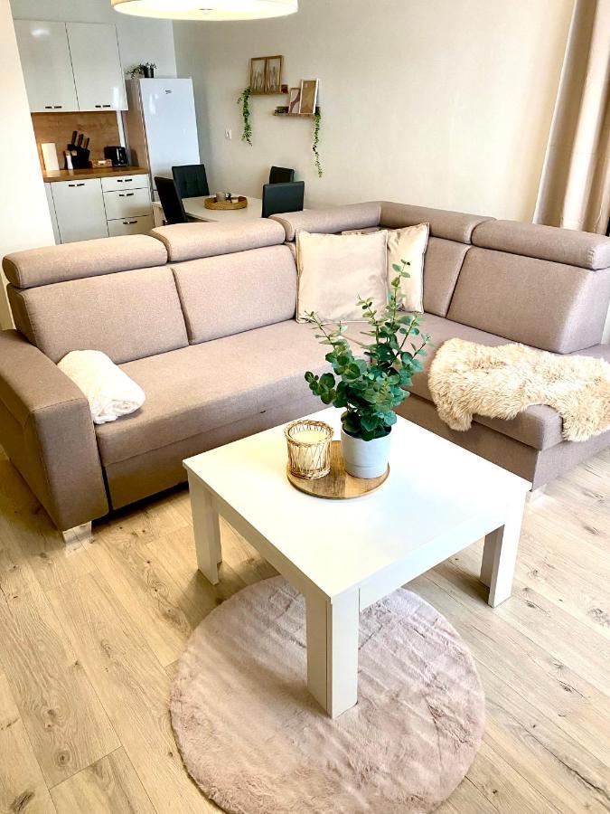 The Elite Suite Downtown A/C & Garage Parking Bratislava Bagian luar foto