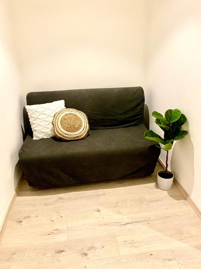 The Elite Suite Downtown A/C & Garage Parking Bratislava Bagian luar foto